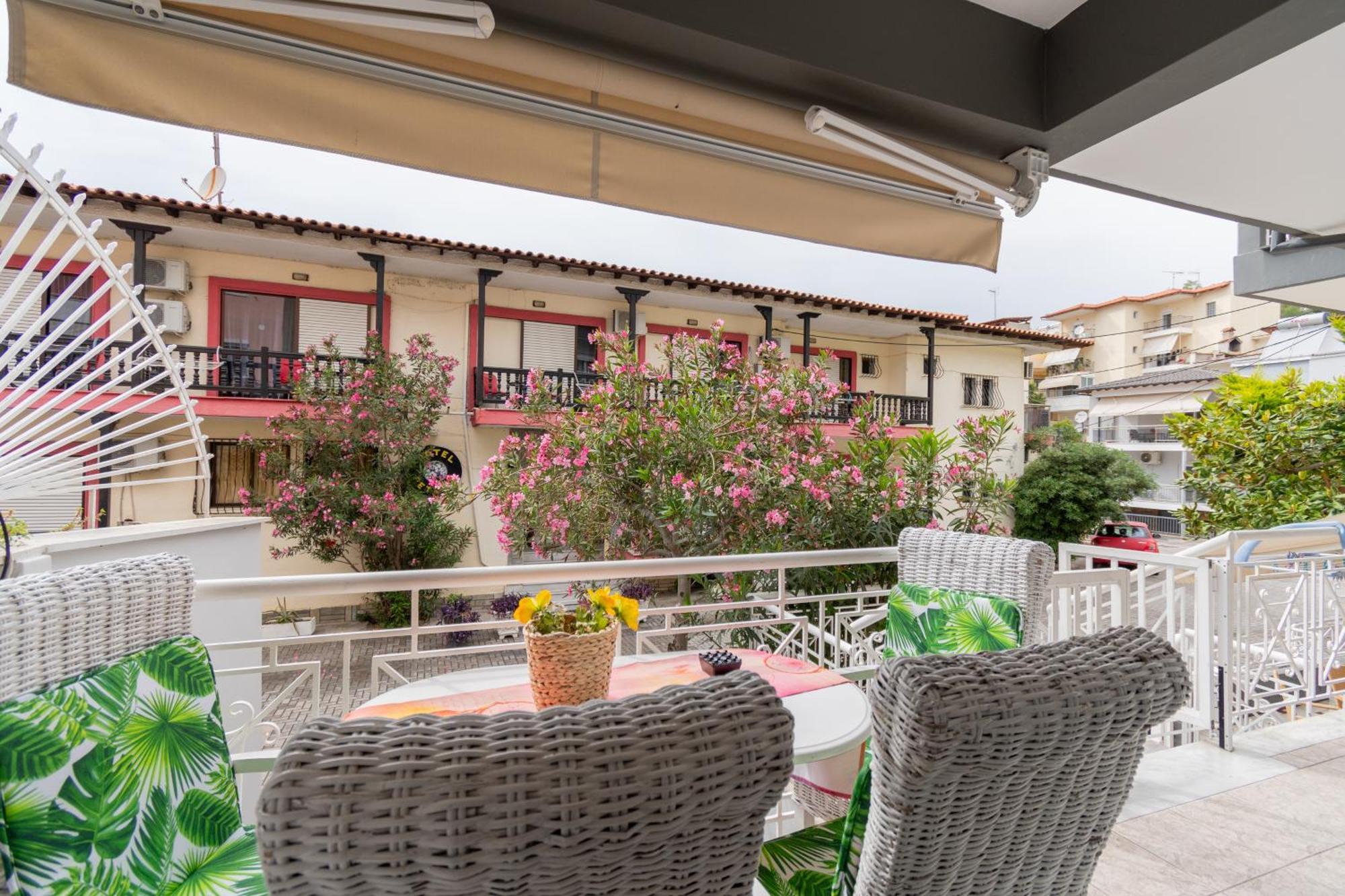 Family Inn Apartments&Suites Neos Marmaras Exterior foto